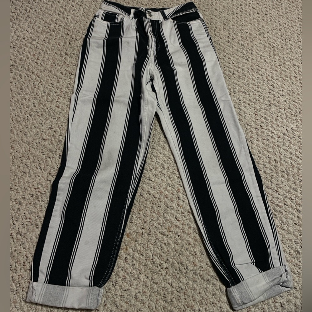BDG Urban Outfitters Black and White Mom Jeans